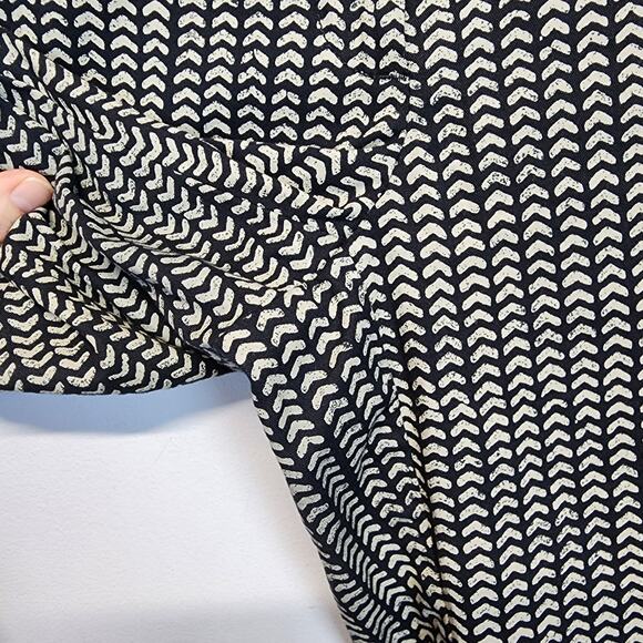 Ann Taylor LOFT Curvy Crop Pants Size 4 Black Taupe Geo Print Stretch Teacher - Picture 4 of 15